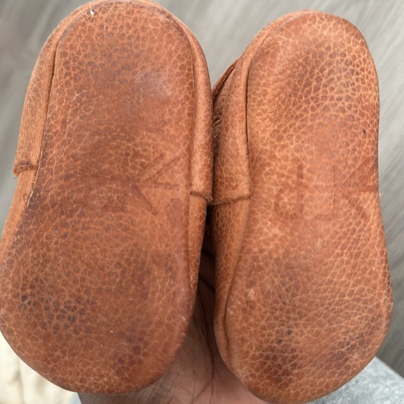 Freshly picked baby moccasins - Picture 3 of 12